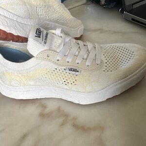 VANS UltraRange NEO VR3 True White Skate Shoes Unisex Women's 7 Men's 5.5 NEW